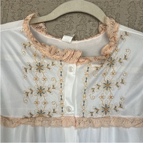 Vintage Lace Embroidered Nightgown & Robe Set White Nylon Made USA Large - Picture 8 of 14